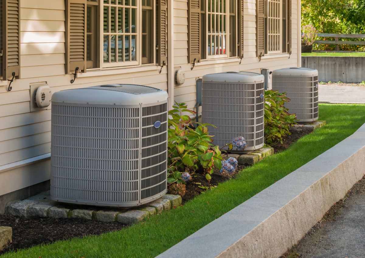 Heating-and-air-conditioning-inverter-used-to-heat-and-cool-condos