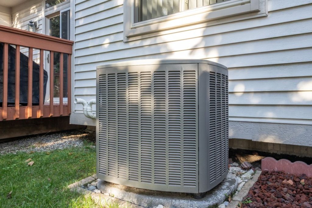 residential-air-conditioner-has-new-condenser-installed